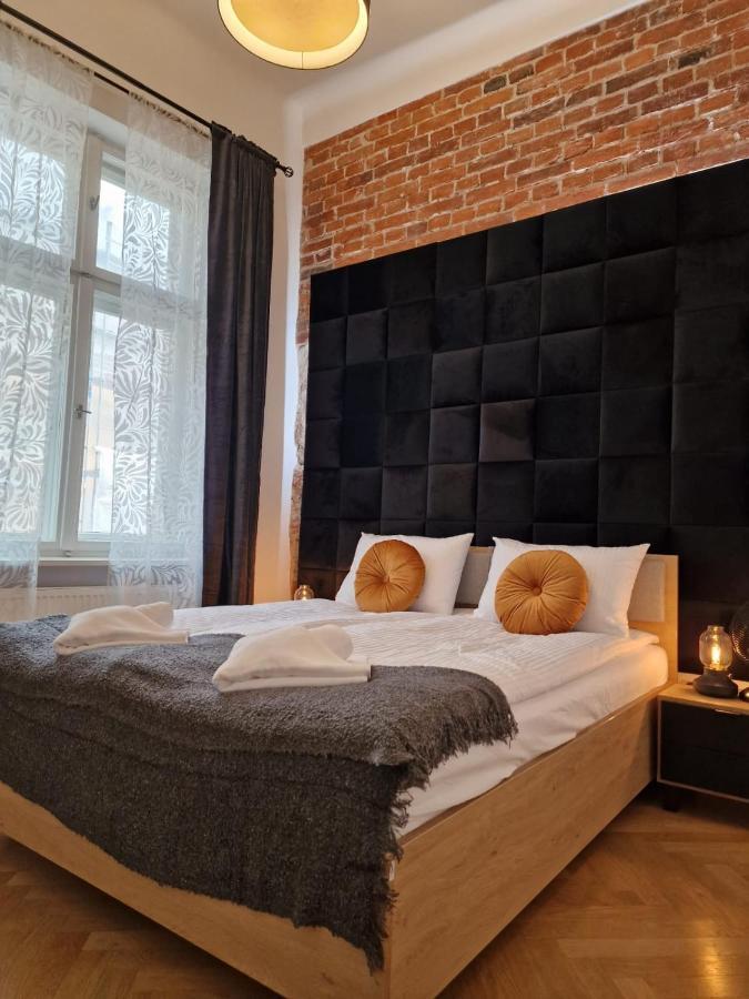 Golden Pearl - Main Square, 100 Sqm, 4 Rooms Krakow Dış mekan fotoğraf